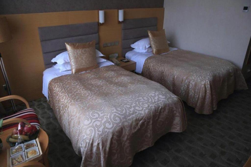 Qingdao Royal Garden Hotel Buitenkant foto