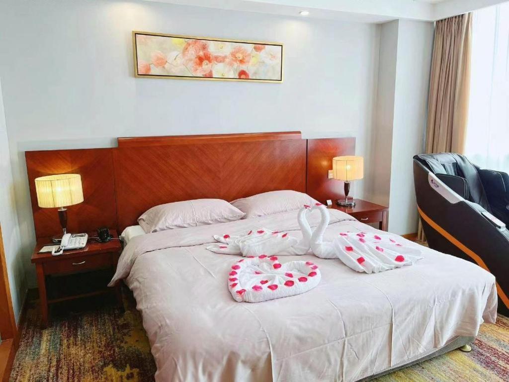 Qingdao Royal Garden Hotel Buitenkant foto