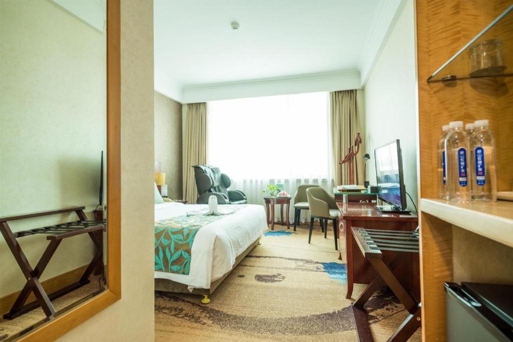 Qingdao Royal Garden Hotel Buitenkant foto