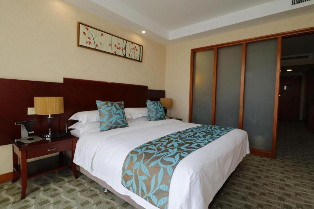 Qingdao Royal Garden Hotel Buitenkant foto