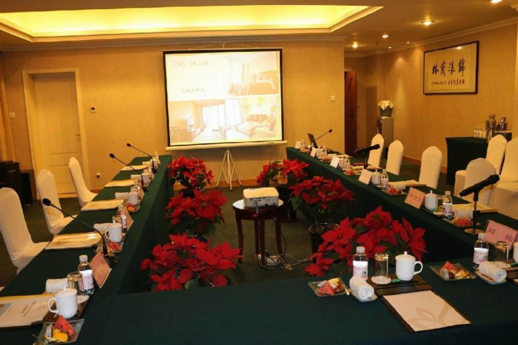 Qingdao Royal Garden Hotel Buitenkant foto
