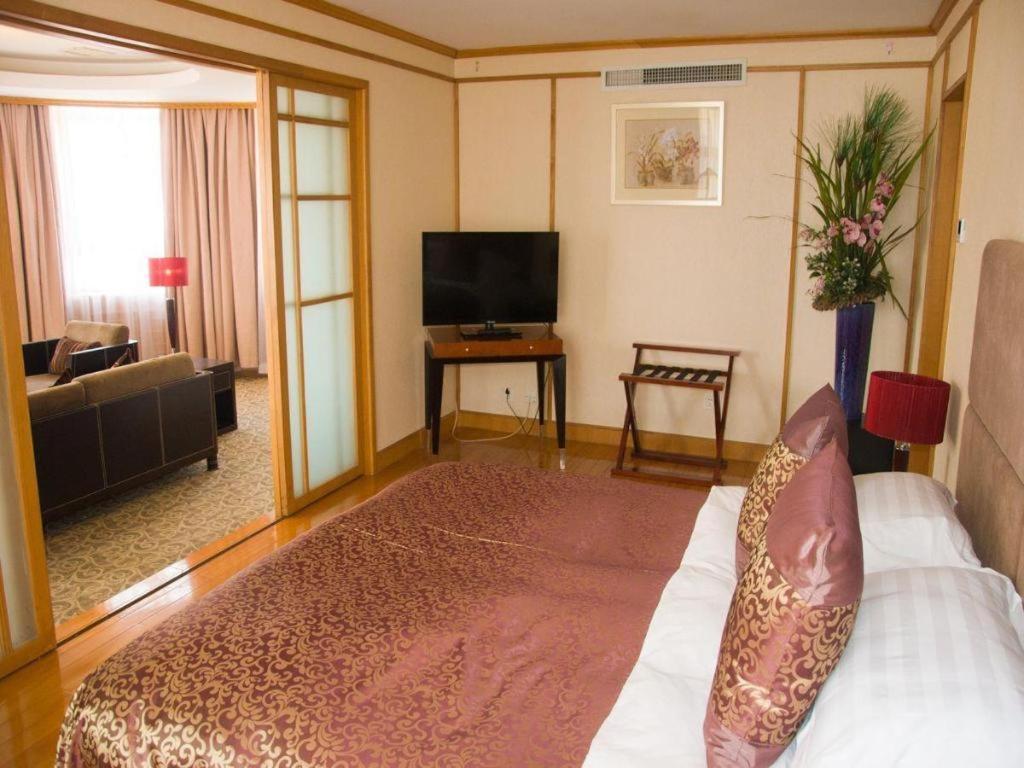 Qingdao Royal Garden Hotel Buitenkant foto
