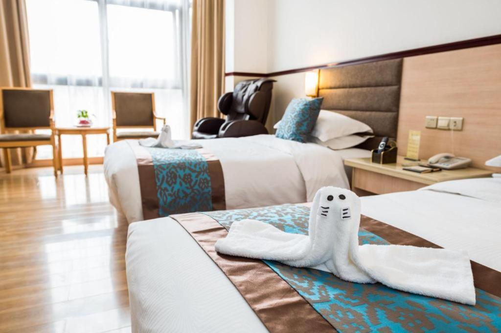 Qingdao Royal Garden Hotel Buitenkant foto