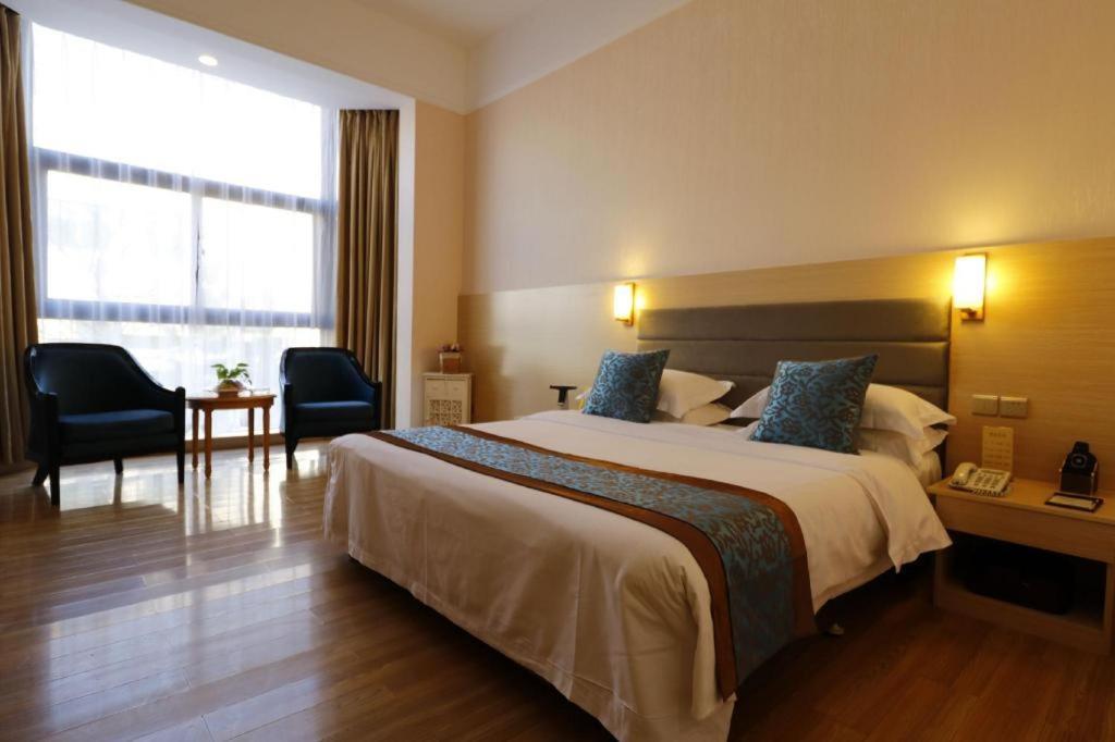 Qingdao Royal Garden Hotel Buitenkant foto